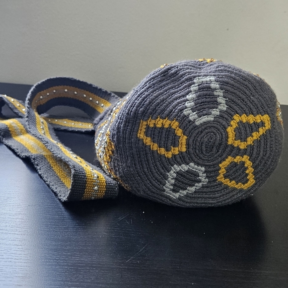 Authentic WAYUU MOCHILA Handmade Medium Size Rhinestones CRYSTALS Colombian Bag - Picture 5 of 10